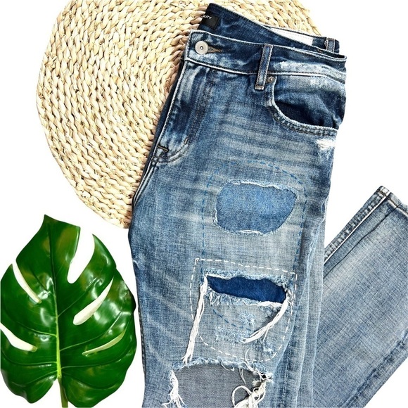 Cult of Individuality Distress Grunge Alter Ego High Rise Boyfriend Jean Size 26 - Picture 17 of 17